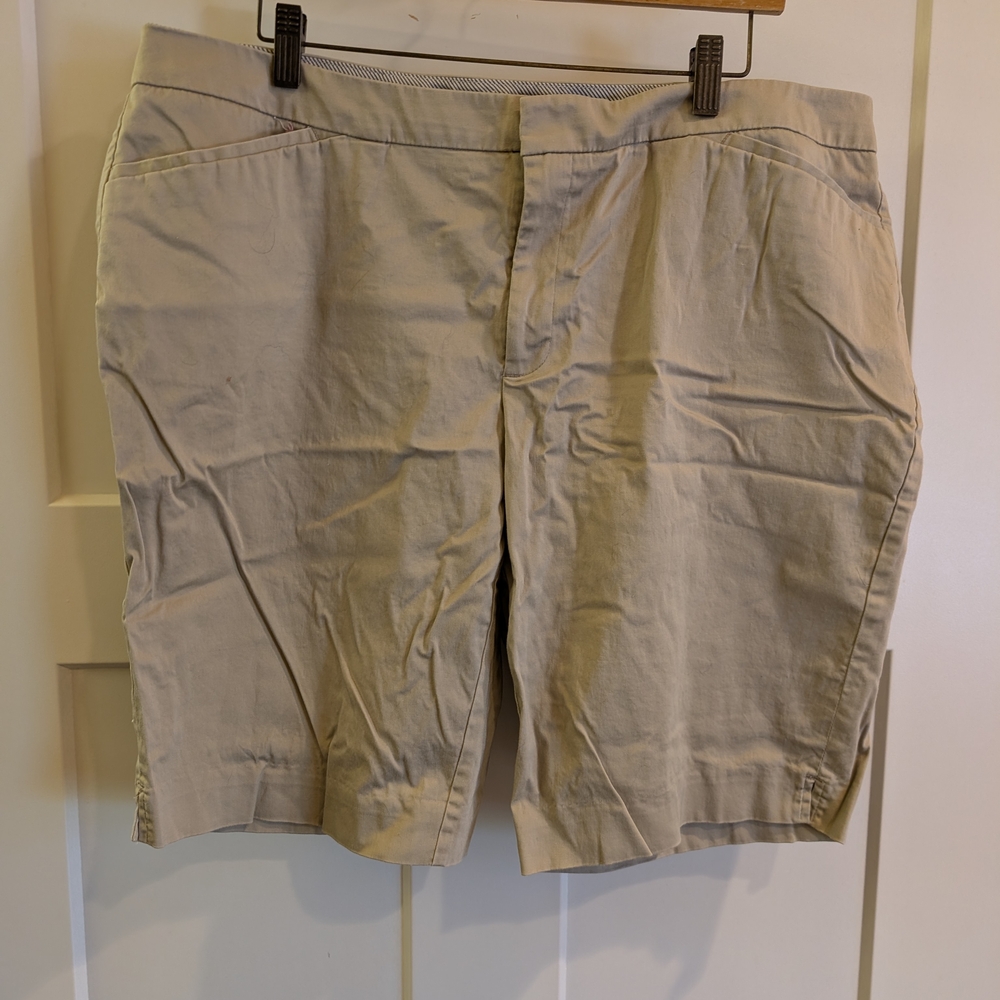 Coldwater Creek Women's Tan Sateen Finish Bermuda Shorts Size 18